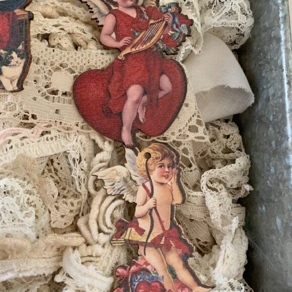 VALENTINE VICTORIAN STYLE WOOD MINI ORNAMENTS*FIR AND FEATHER TREE*GIFT*TAGS* - Picture 3 of 6